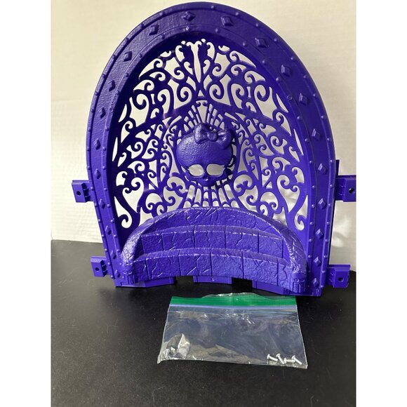 Monster High Freaky Fusion Catacombs replacement piece logo back wall and pegs - Picture 1 of 14